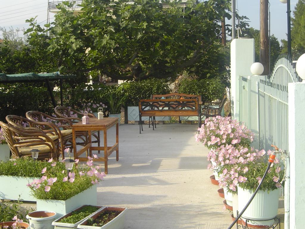 Nana Hotel Kamena Vourla Exterior foto