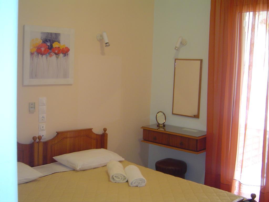 Nana Hotel Kamena Vourla Exterior foto
