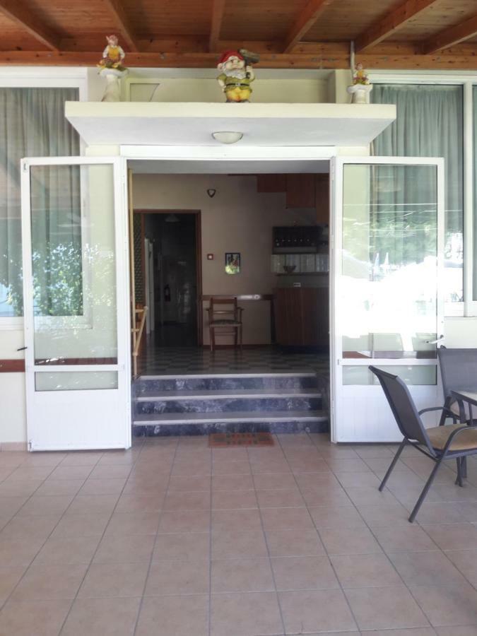Nana Hotel Kamena Vourla Exterior foto